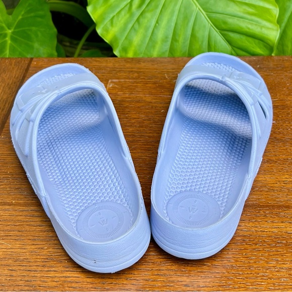 Women's Double Buckle Slide with Everywear@ Technology - Picture 3 of 3